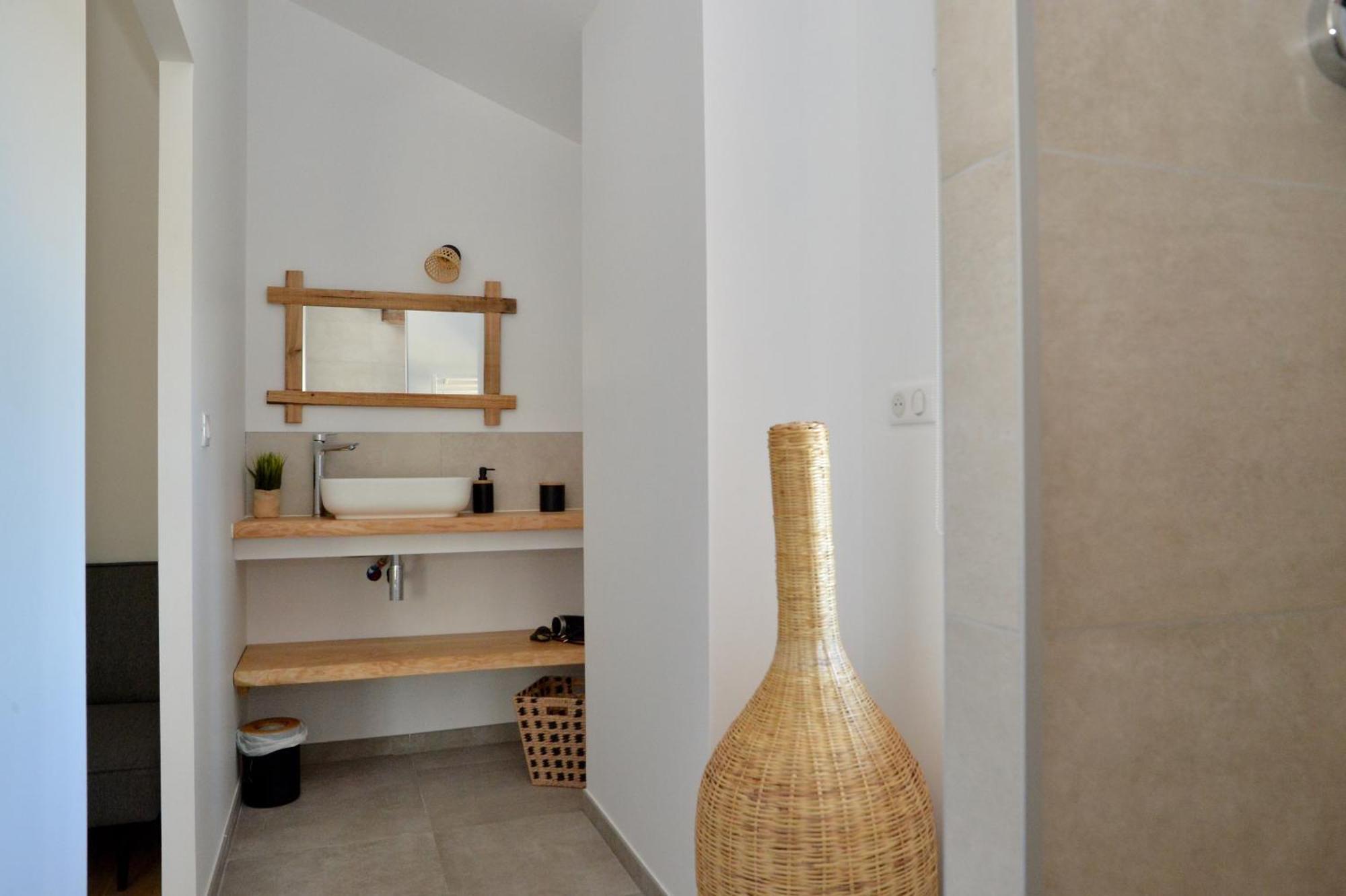 Le Clos Zelie Pouilly-le-Monial Bagian luar foto